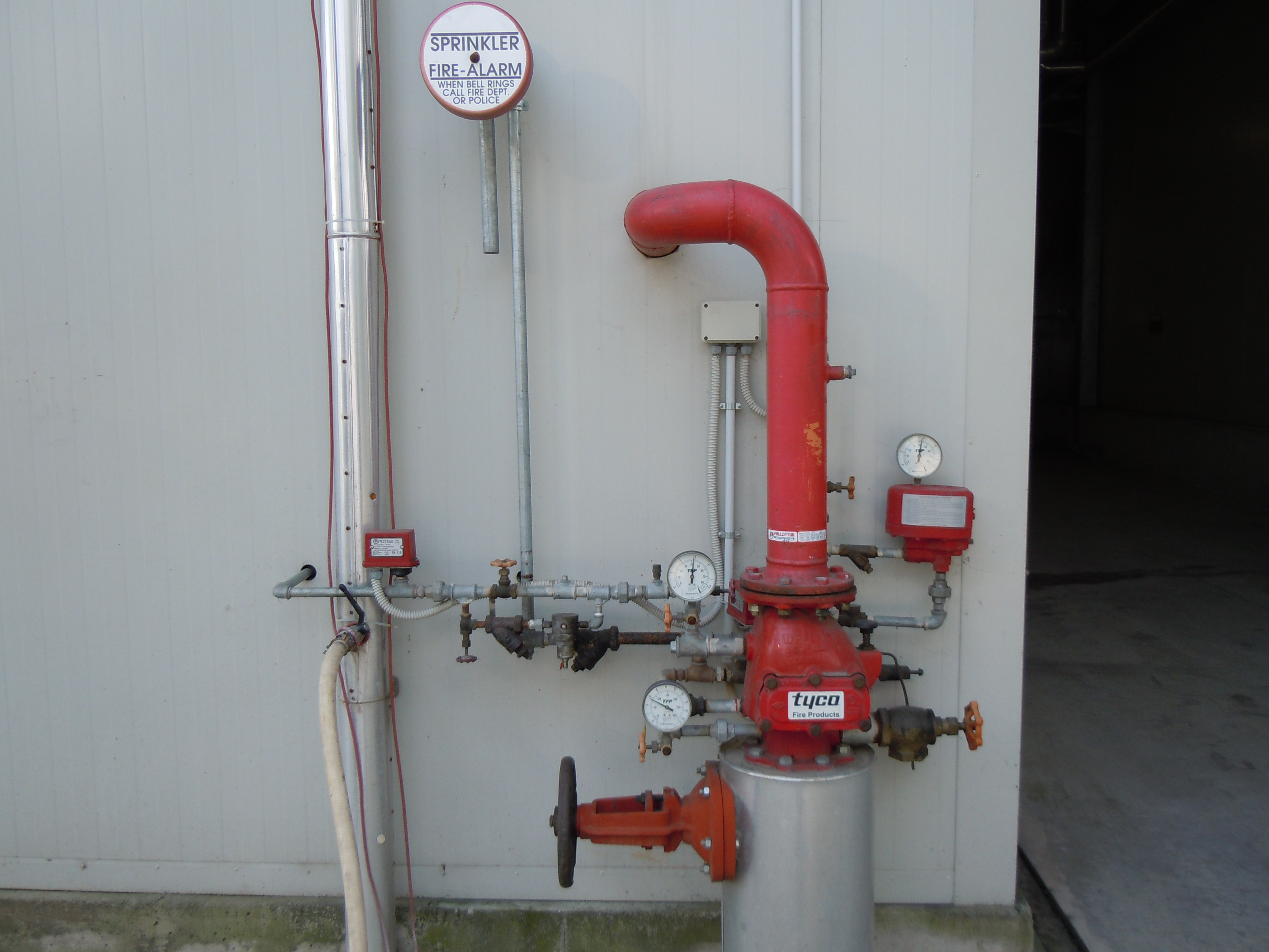 Immagine realizzazione Valvola a secco per impianto spegnimento automatico in celle frigorifere Alefire Srl
